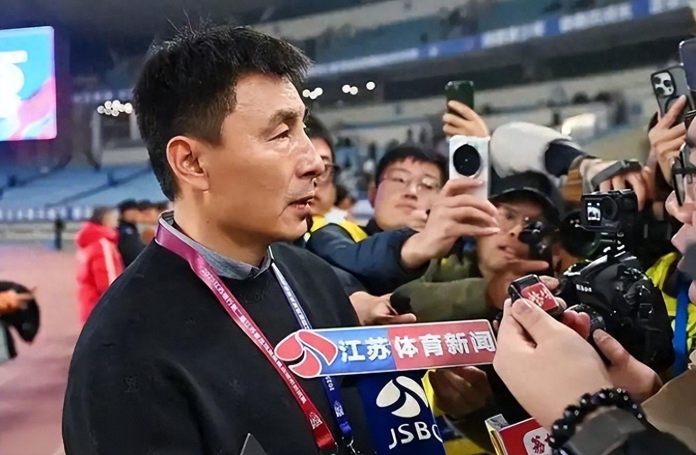 完美体育李玮锋现状：在天津儿女双全，和董路是亲密好友，在宁波当主教练