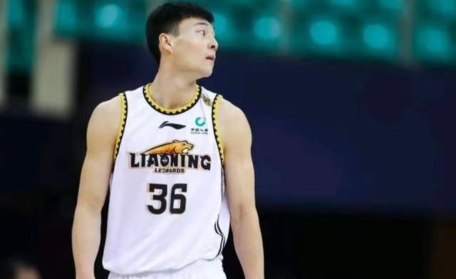 完美体育什么情况？鄢手骐进入自由球员名单，辽篮放弃执行+1选项，会离队吗？